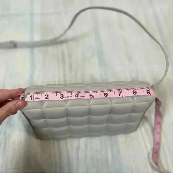 H&M Stella Crossbody shoulder bag purse quilted beige snap classic blogger fav - Picture 9 of 10